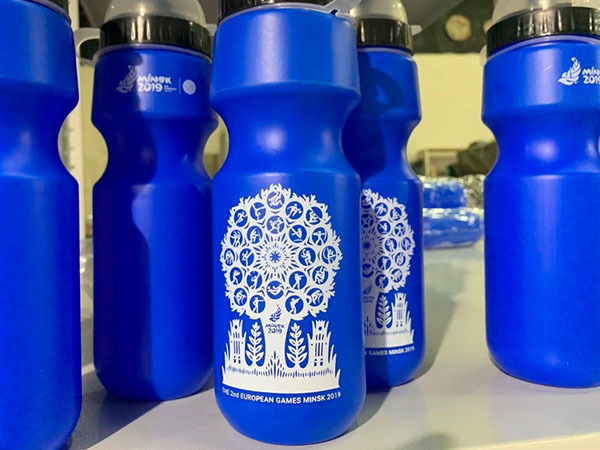 krugovaya-shelkografiya-na-sportivnyh-plastikovyh-butylkah