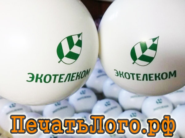 tampopechat-na-belyh-elochnyh-sharah